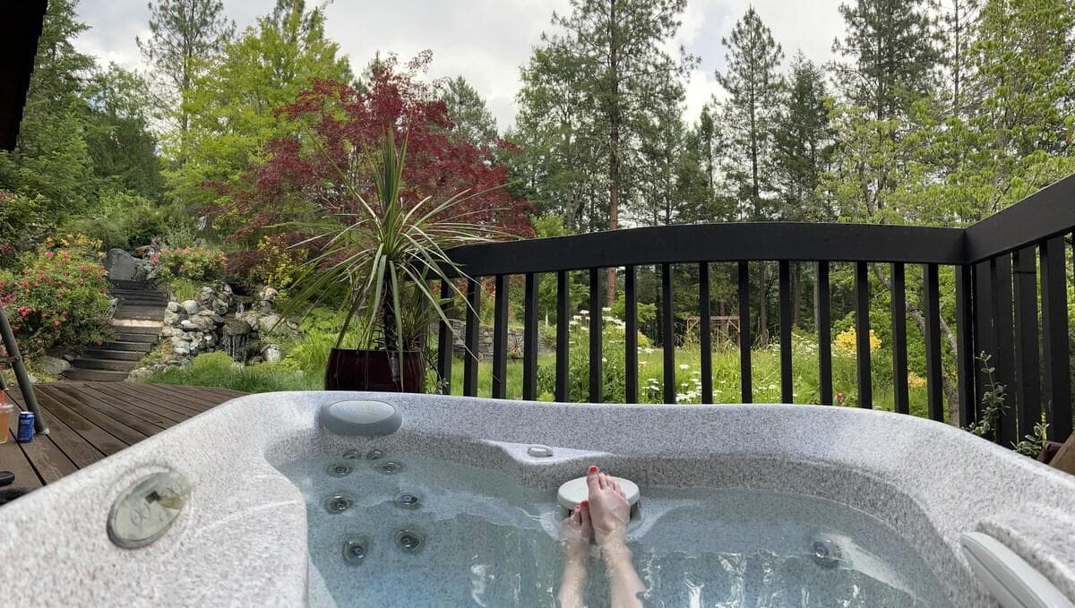 Private hot tub
